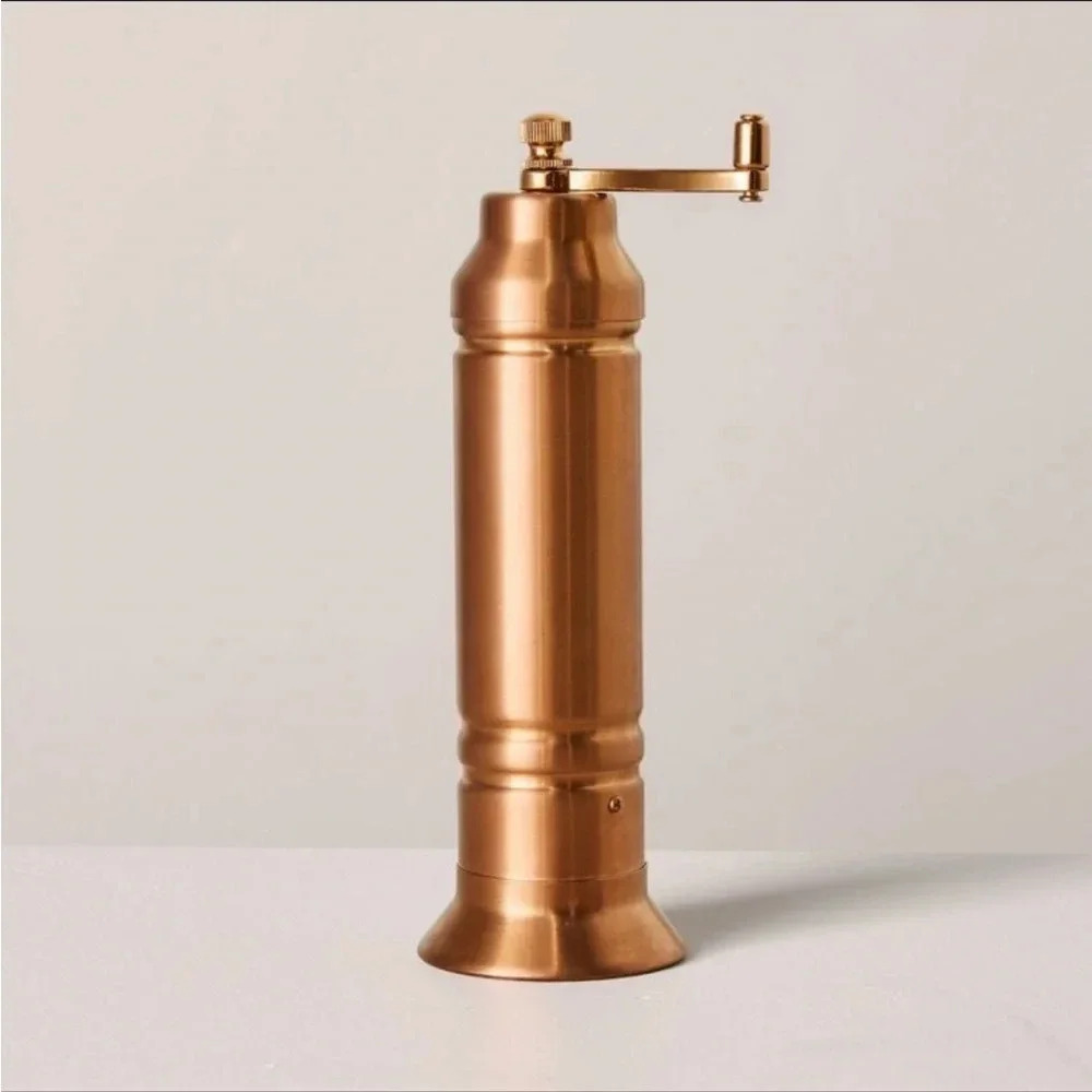 NWT Tall Salt and Pepper Crank Grinder
Copper‎ Finish - Hearth & Hand